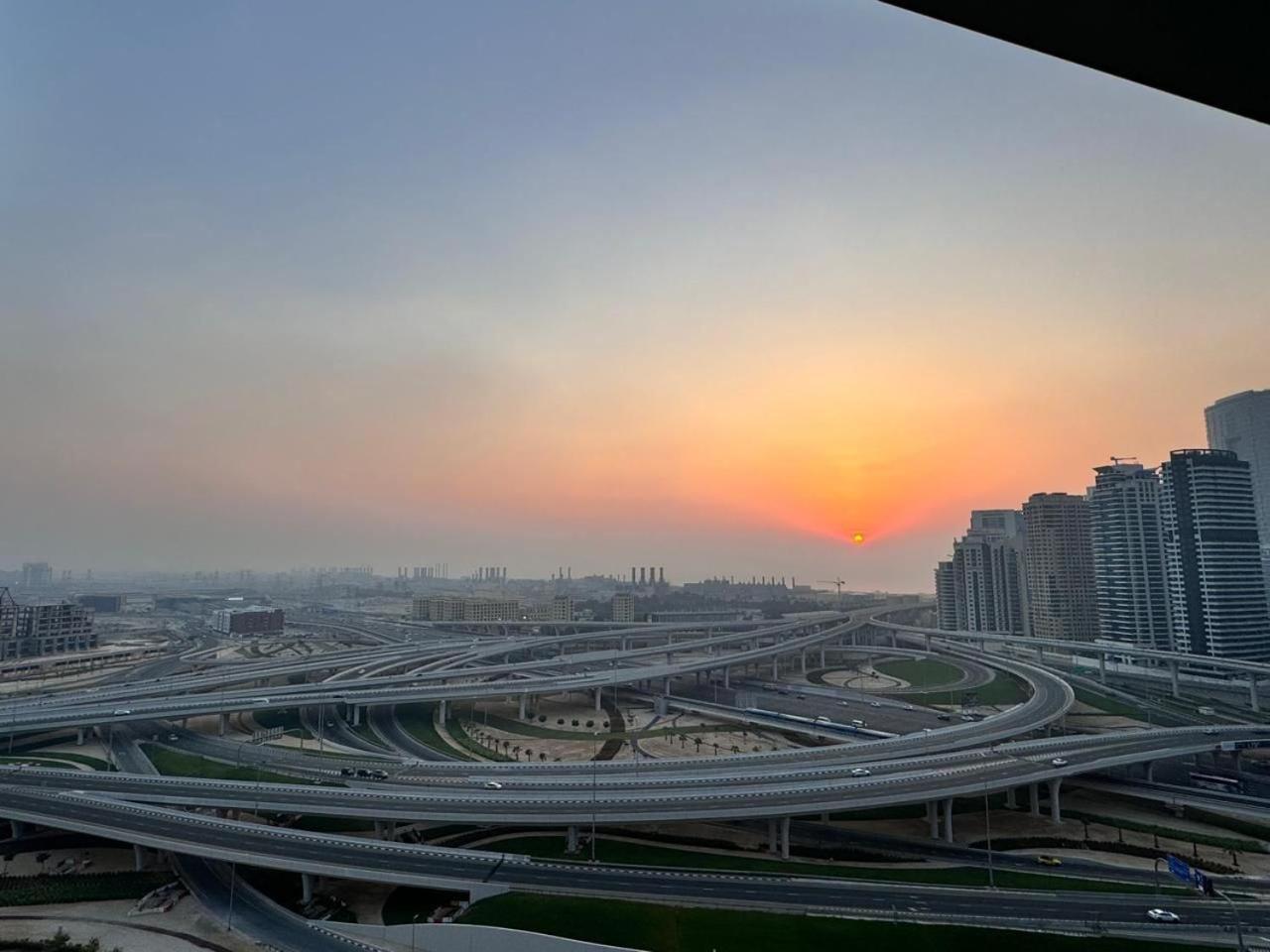 Apartment Elegant With A View Dubai